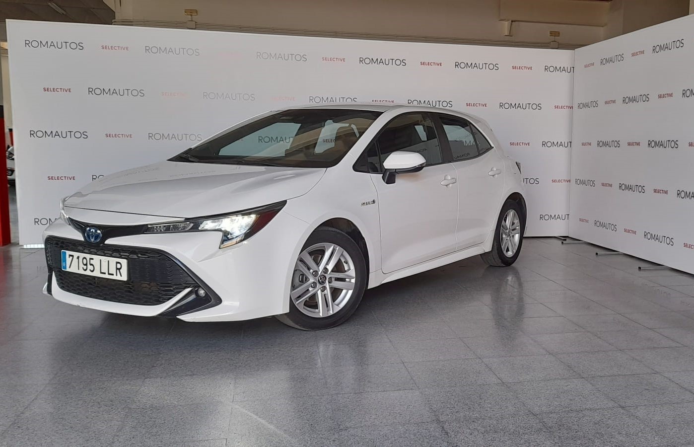 TOYOTA Corolla 1.8 125H BUSINESS PLUS ECVT