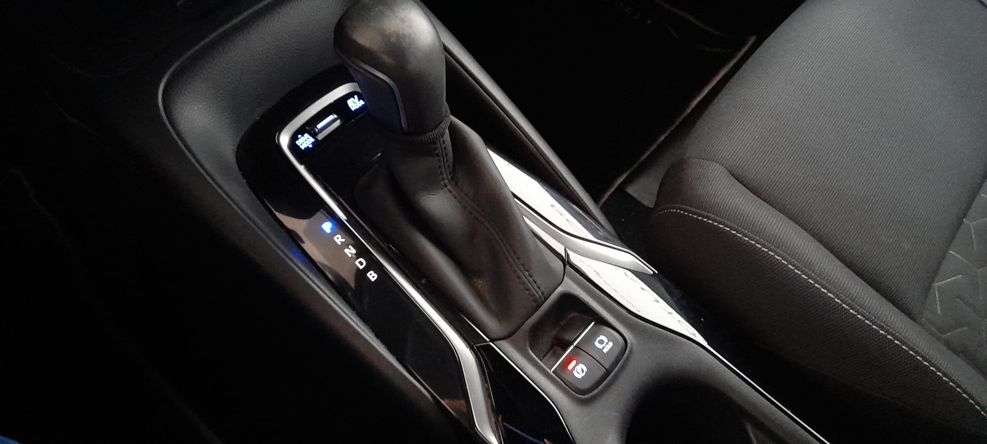 TOYOTA Corolla 1.8 125H ACTIVE TECH ECVT