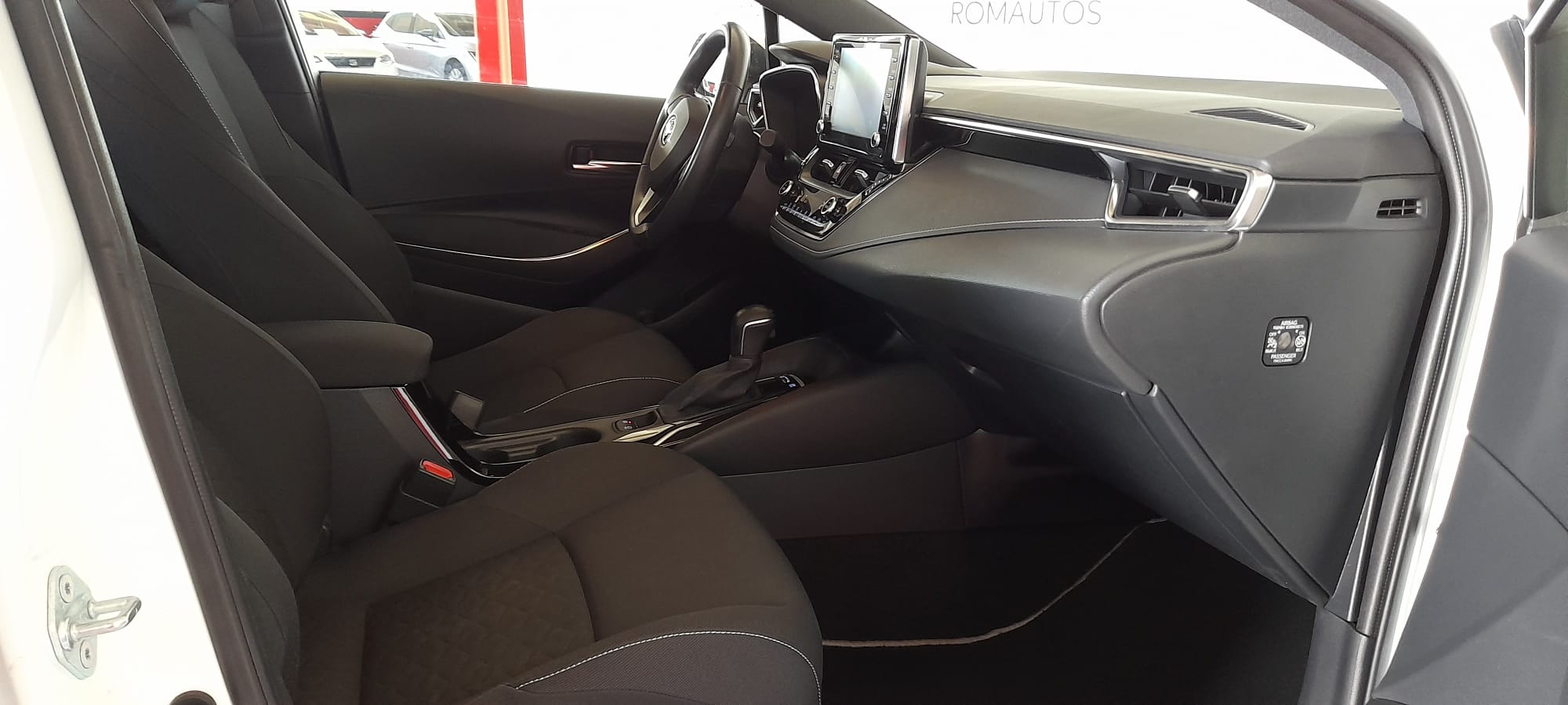 TOYOTA Corolla 1.8 125H BUSINESS PLUS ECVT