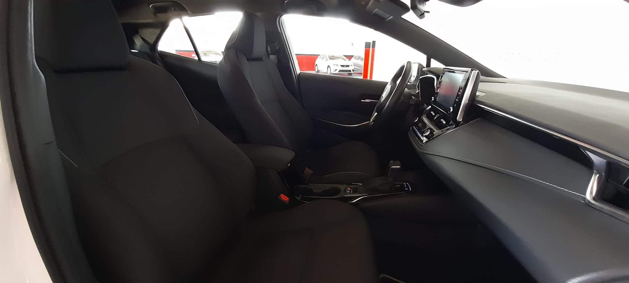 TOYOTA Corolla 1.8 125H BUSINESS PLUS ECVT