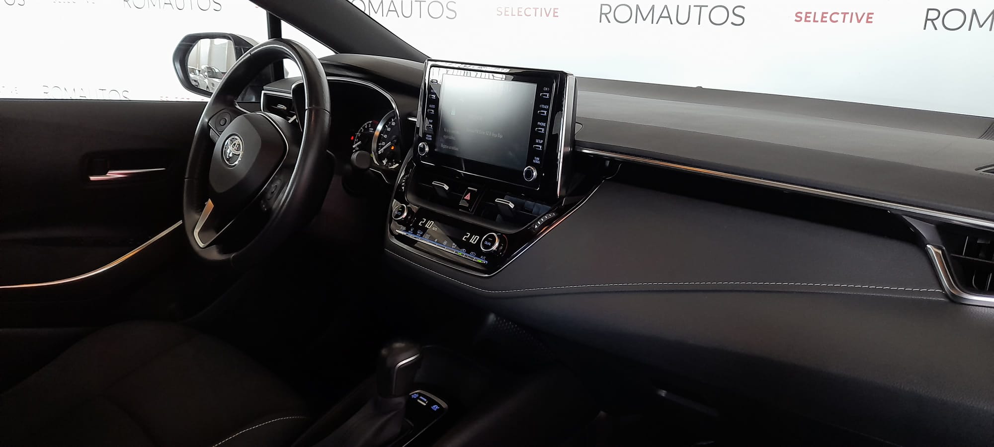 TOYOTA Corolla 1.8 125H BUSINESS PLUS ECVT